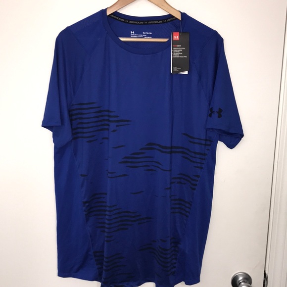 🚨SOLD🚨 Men’s Under Armour Shirt - Picture 1 of 2